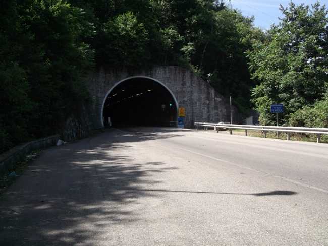 Galleria chiusa montani