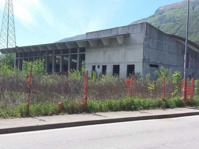 Gravellona cantiere palazzetto