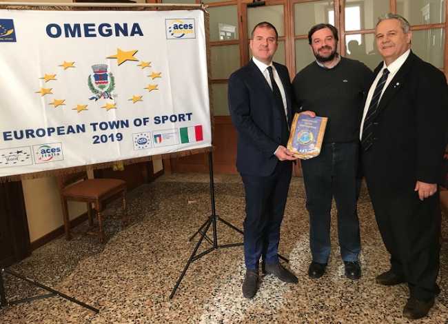 Omegna bandiera sport
