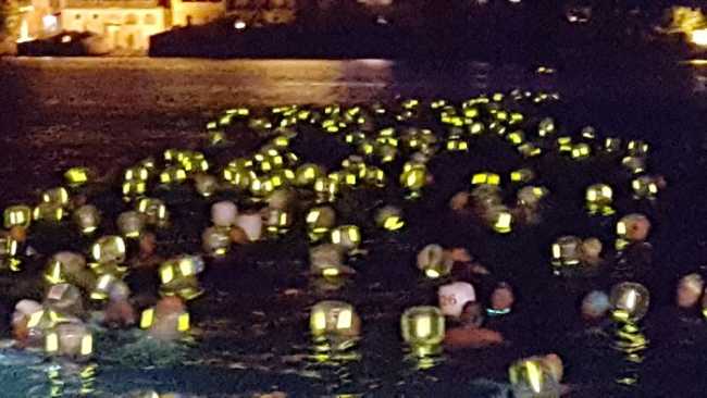 Orta nuotata stelle copertina