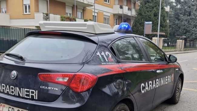 carabinieri auto strada