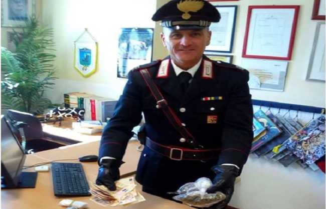 carabinieri stupefacenti soldi