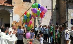 lancio palloncini festa brolo