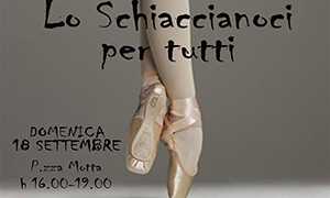 lo schiaccianoci per tutti b