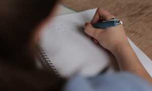 studente scrivere