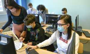 ufficio stampa studenti al lavoro