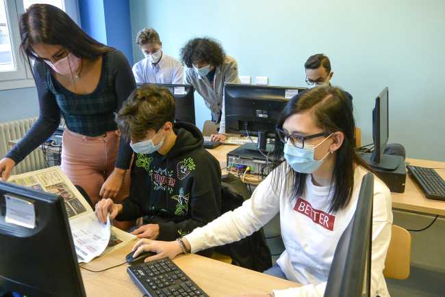 ufficio stampa studenti al lavoro