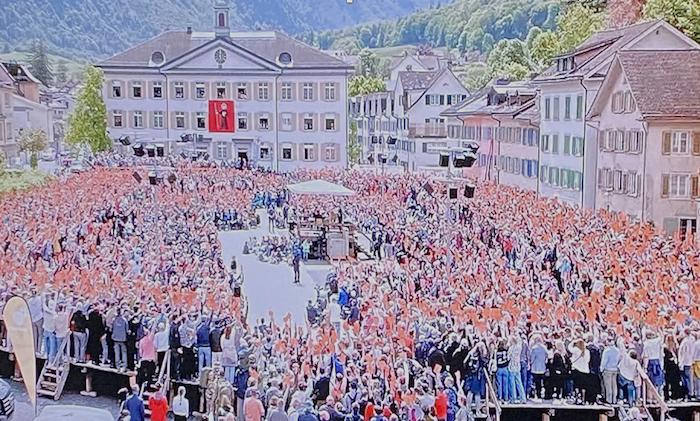 Die Landsgemeinde des Kantons Glarus für den öffentlichen Verkehr