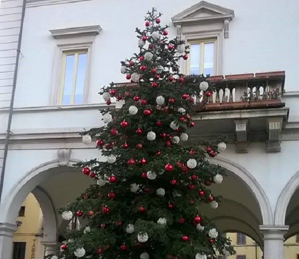 alberonatale omegna 2018