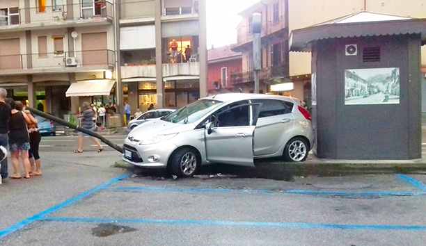 incidente gravellona lug 17 palo