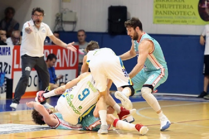 Un ottima Paffoni cede sul finale