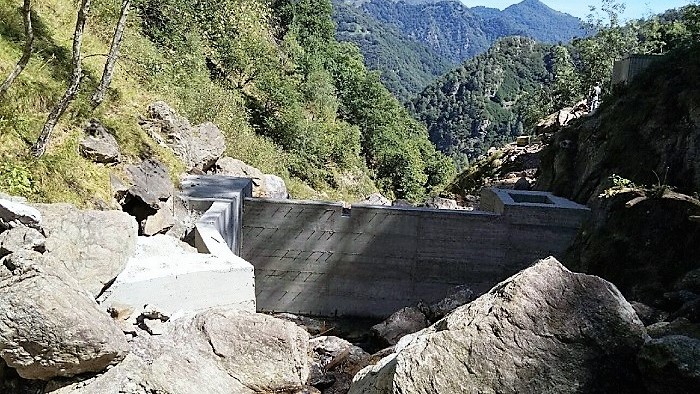 Comando Forestale sospende lavori alla centralina idroelettrica di Sambughetto. Foto