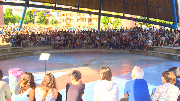 Gli studenti del Gobetti al flash mob contro i tagli alle ore di strumento